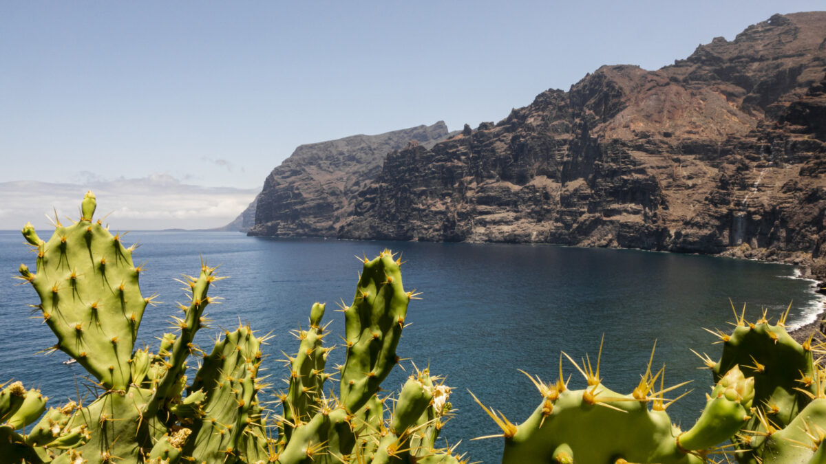 Pourquoi Lanzarote séduit les voyageurs en quête d'architecture et de nature préservée ?